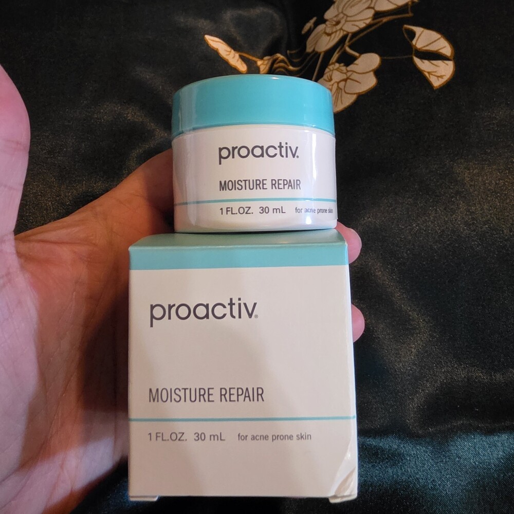 2 New Sealed PROACTIV MOISTURE REPAIR Lotion 1 oz Each For Acne Prone Skin